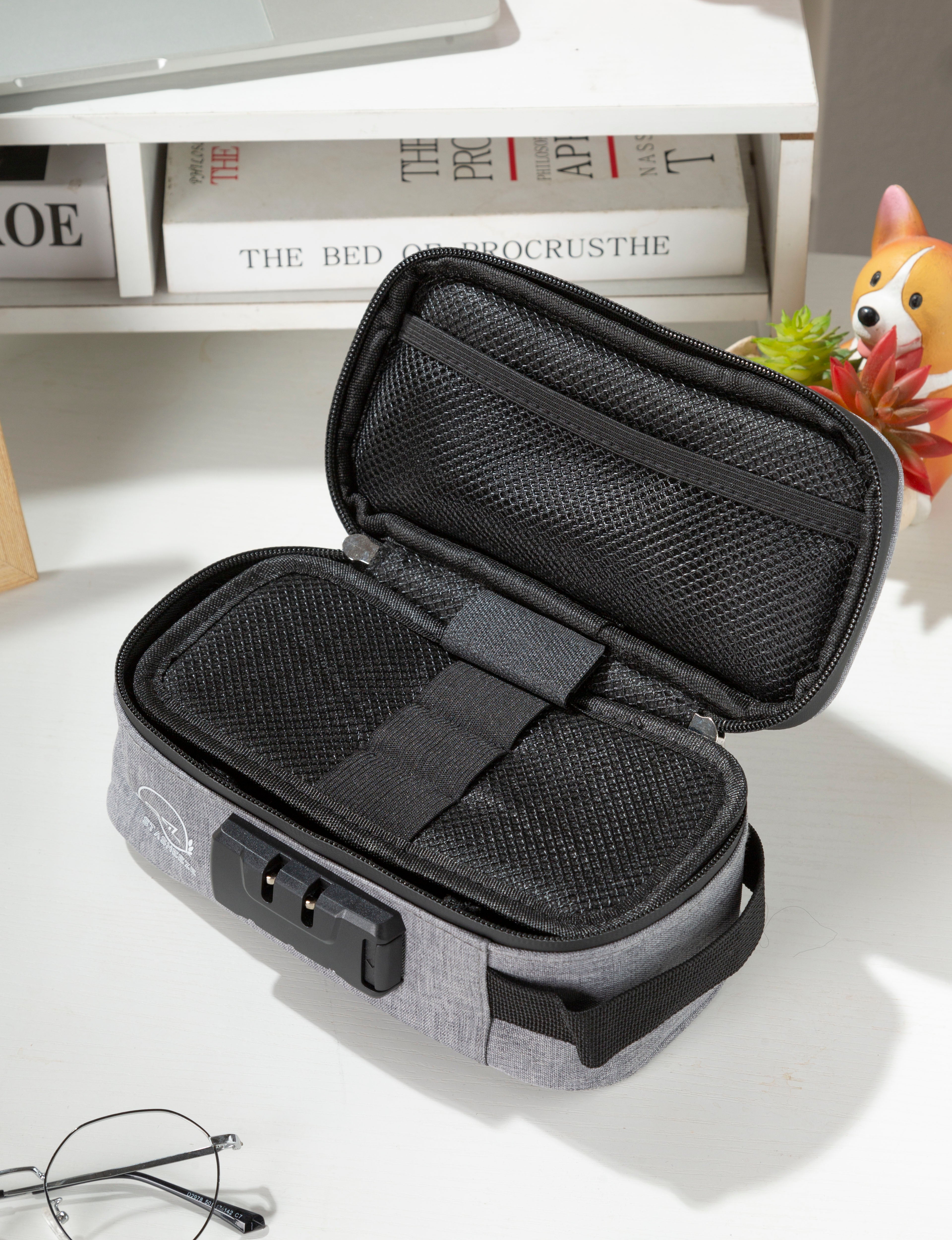 Stasheeze 21x10cm Smell Proof Carbon Lined Bag Water Proof TSA Lock Discreet Secure Box Portable Silver UK