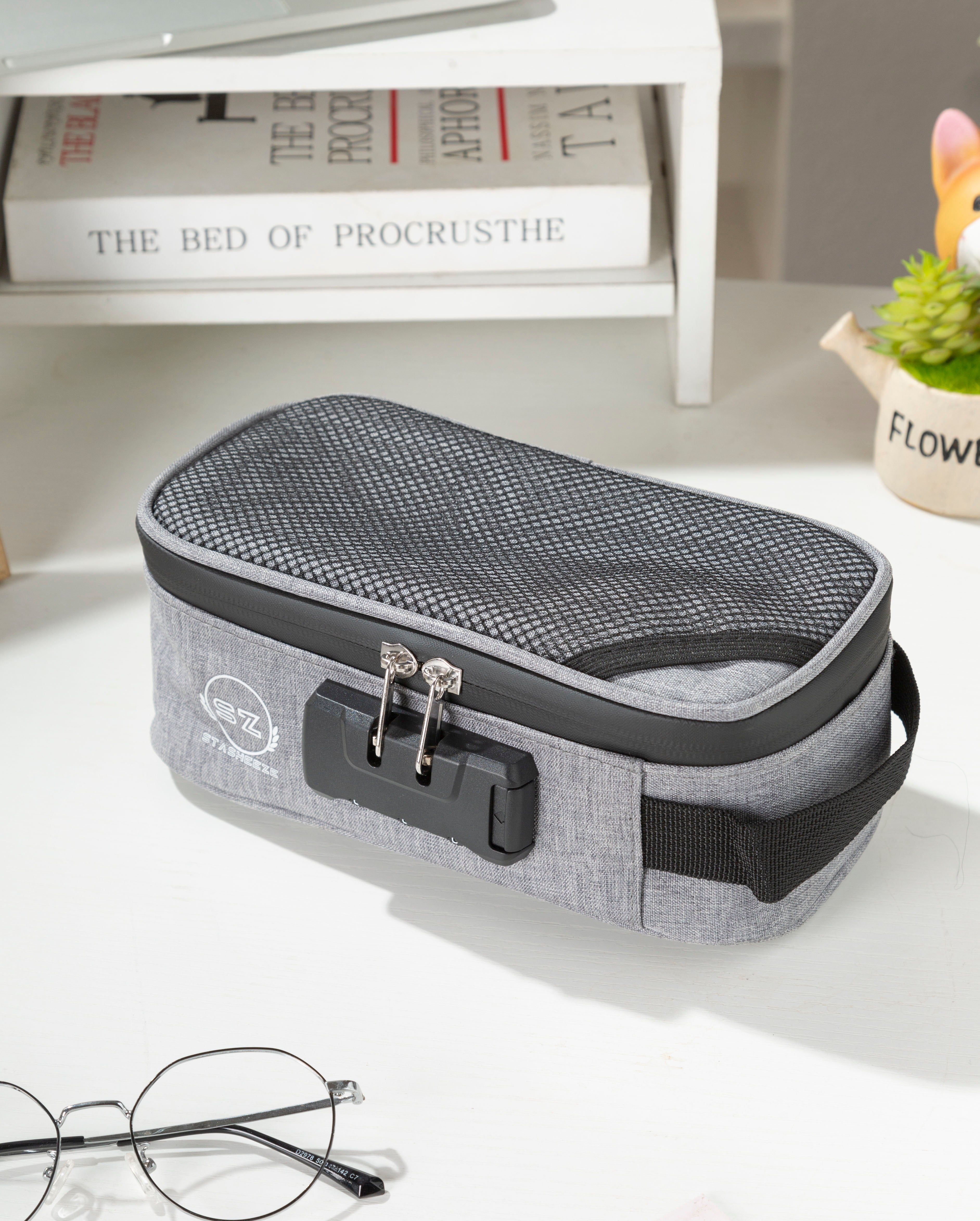 Stasheeze 21x10cm Smell Proof Carbon Lined Bag Water Proof TSA Lock Discreet Secure Box Portable Silver UK