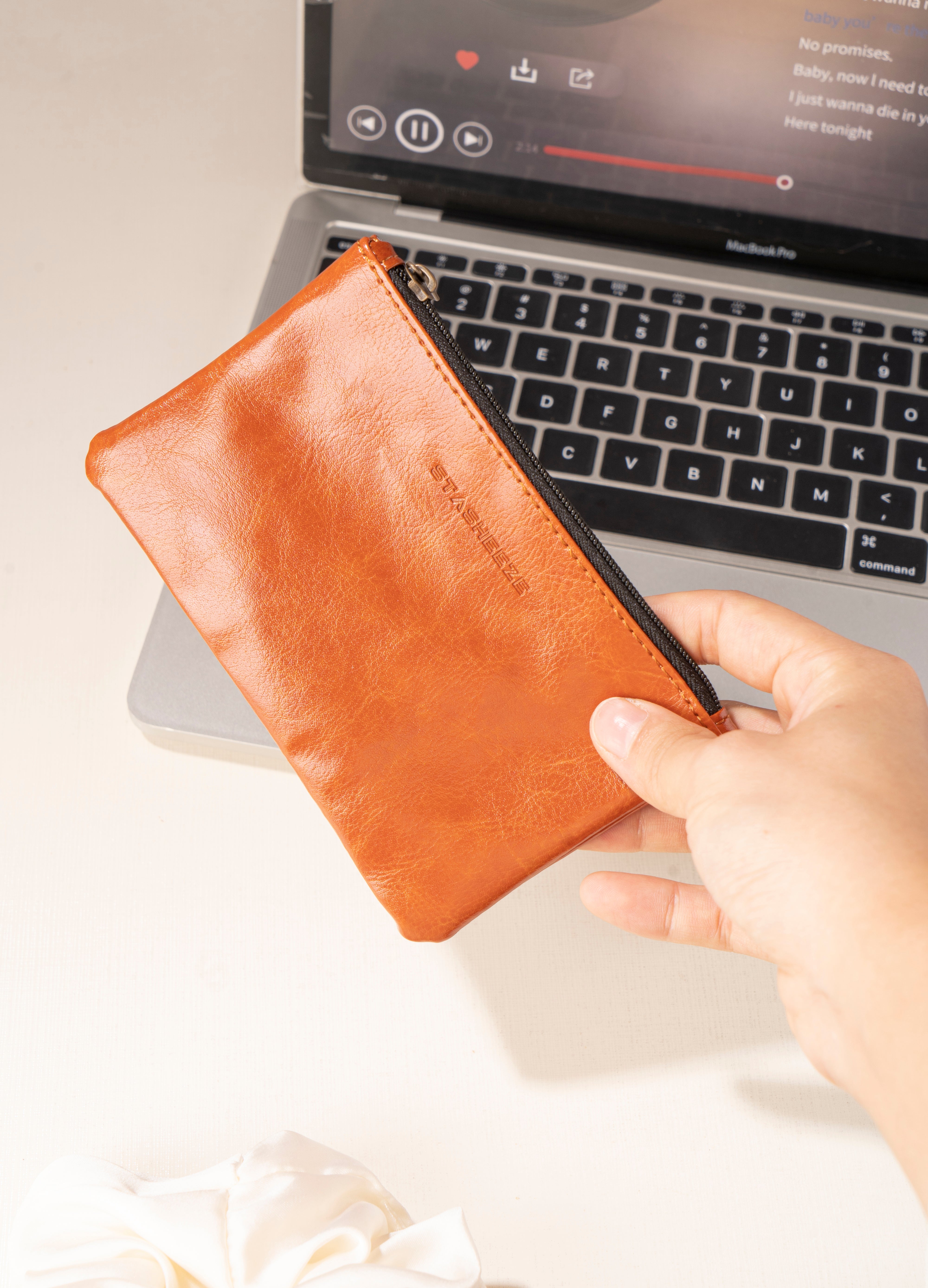 Stasheeze Soft Leather 14x9CM Tobacoo Pouch Baci Brown Bag Water Proof UK Anti Drying Tecnology Lining Leather Brown or Black