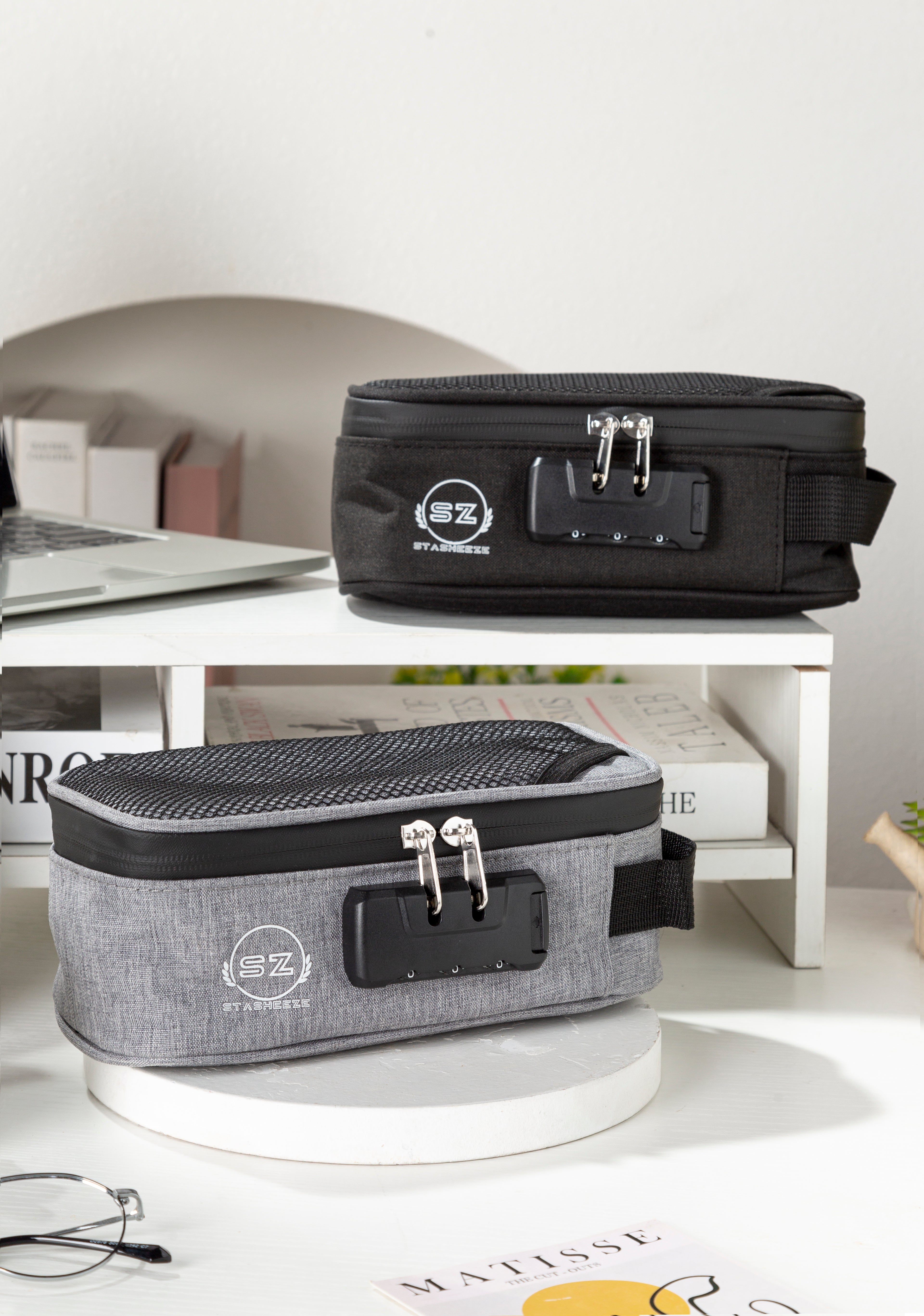 Stasheeze 21x10cm Smell Proof Carbon Lined Bag Water Proof TSA Lock Discreet Secure Box Portable Silver UK