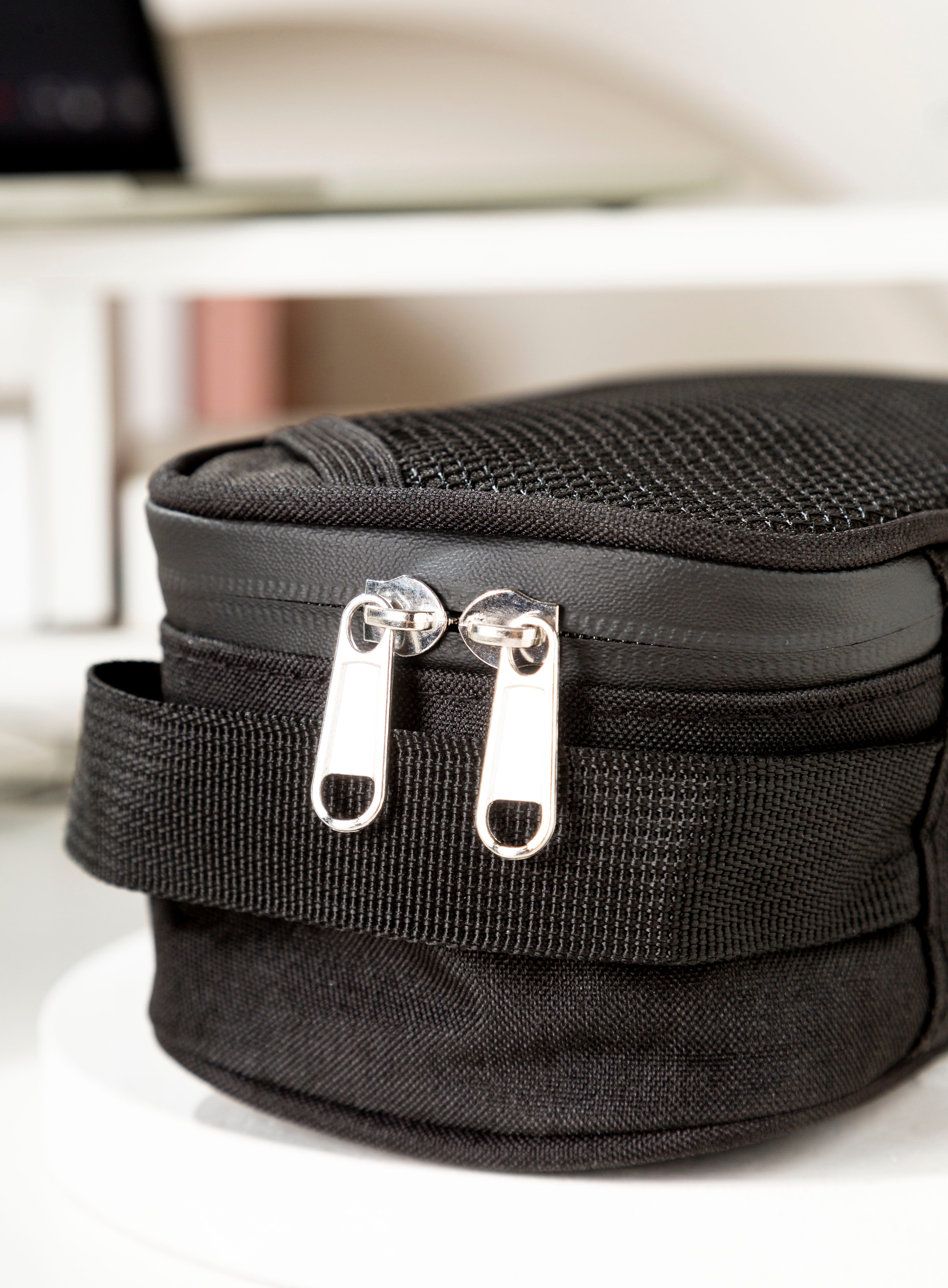 Stasheeze 21x10cm Smell Proof Carbon Lined Bag Water Proof TSA Lock Discreet Secure Box Portable Container