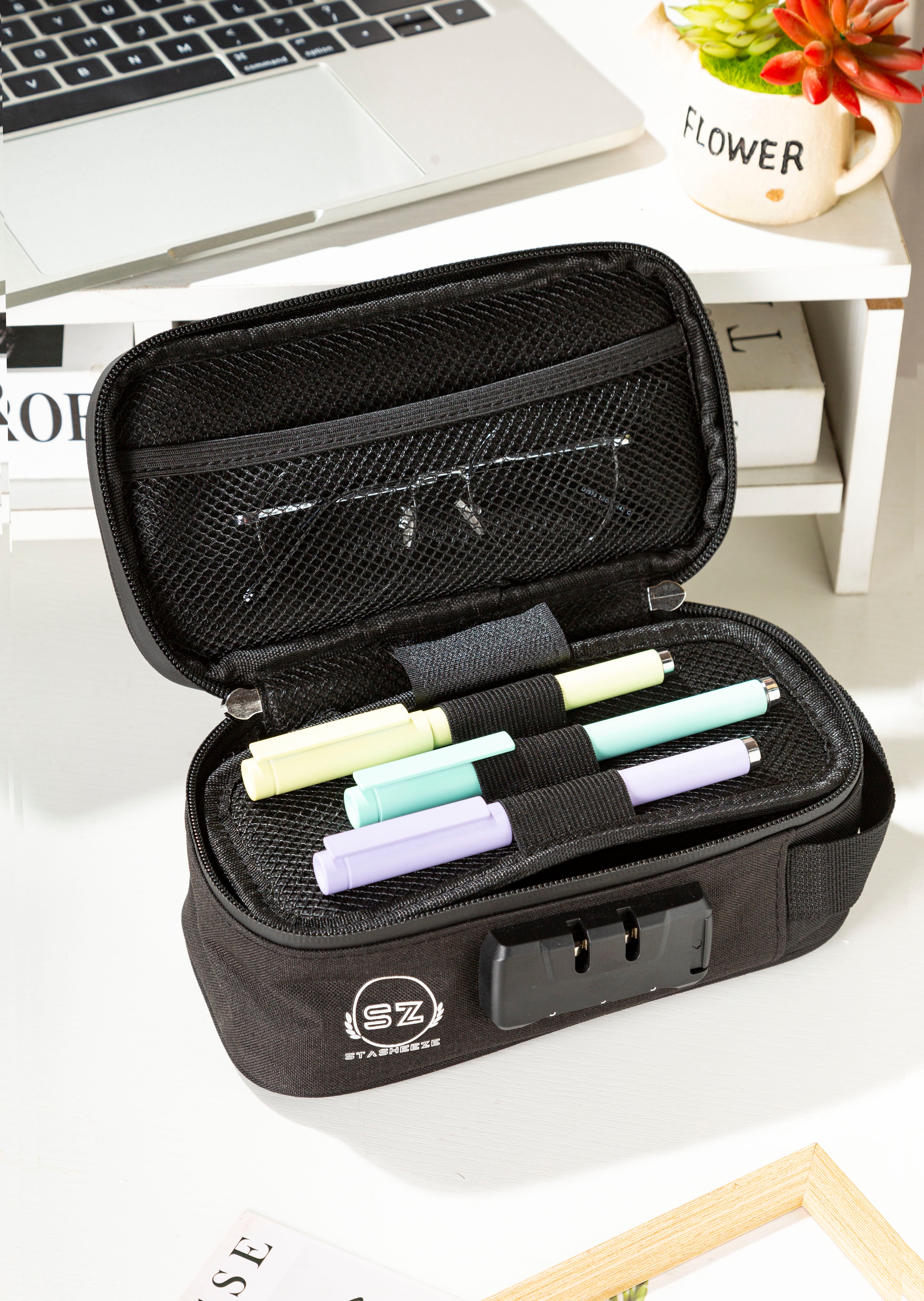 Stasheeze 21x10cm Smell Proof Carbon Lined Bag Water Proof TSA Lock Discreet Secure Box Portable Container