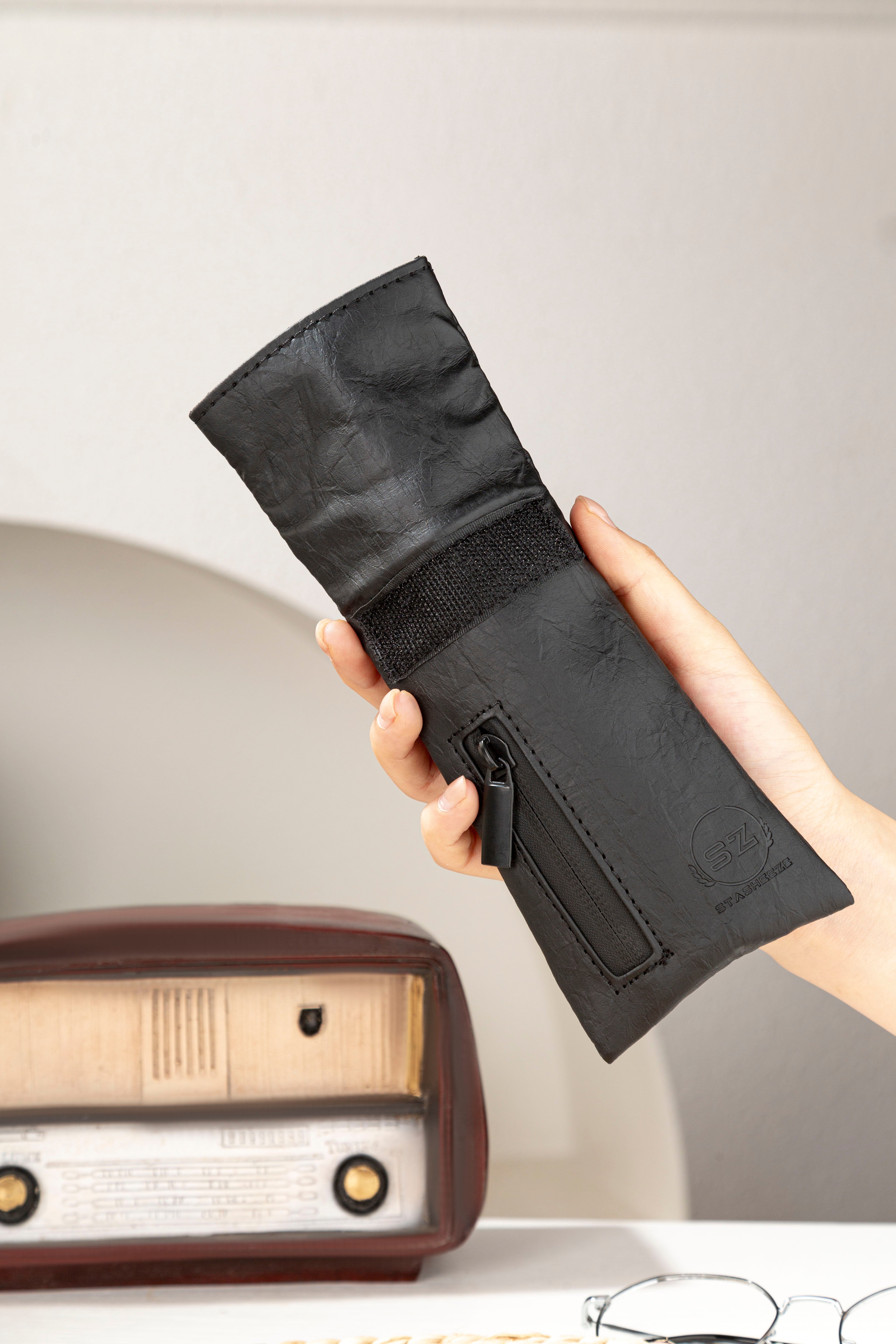 Stasheeze Smell Proof Bag Rolling 15x8cm TSA Lock Secure Holder Water Proof UK Black Carbon Lined Multi Layered Pouch Container Leather With Zip Storage
